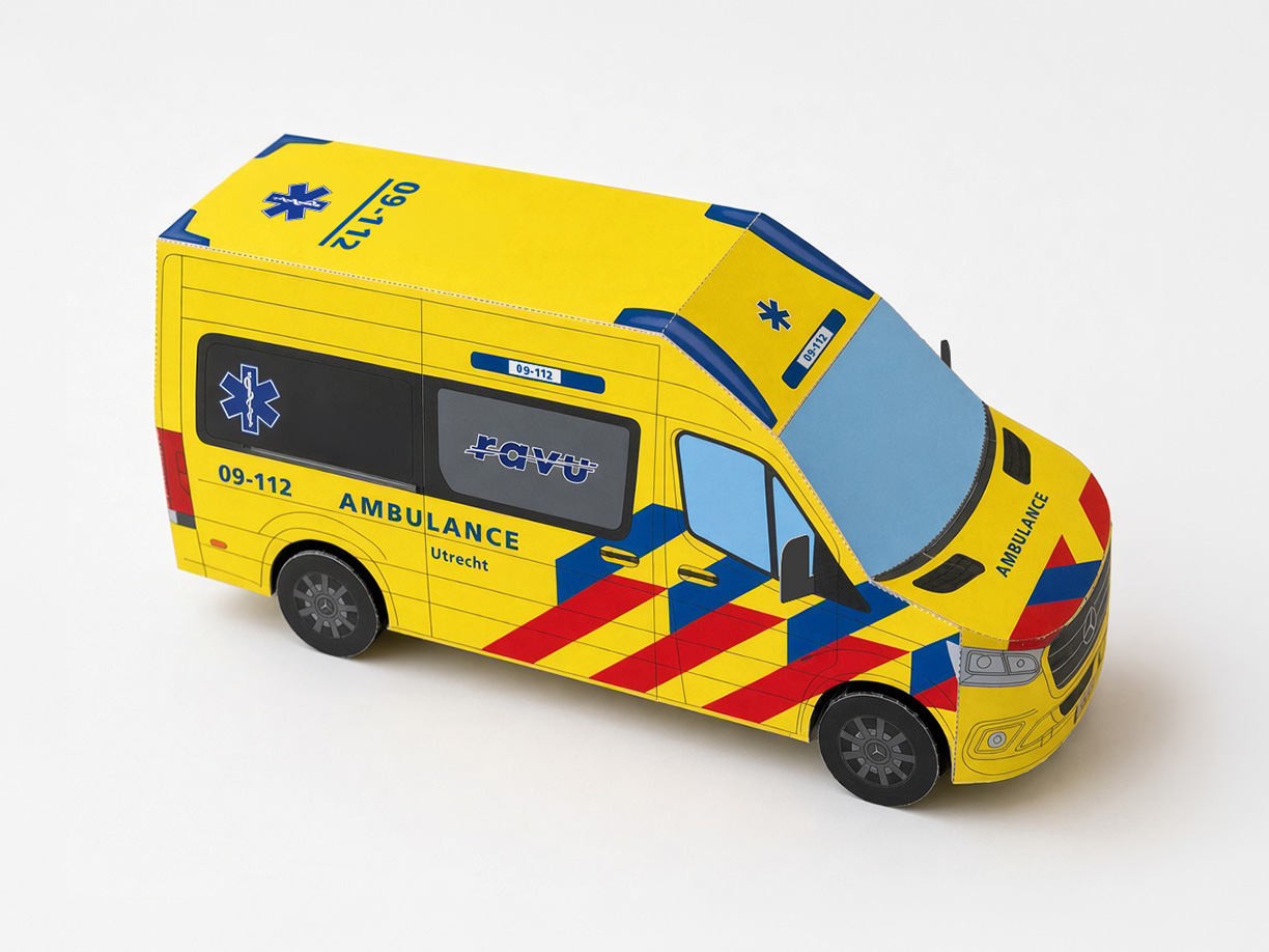 Paper model of the RAVU ambulance
