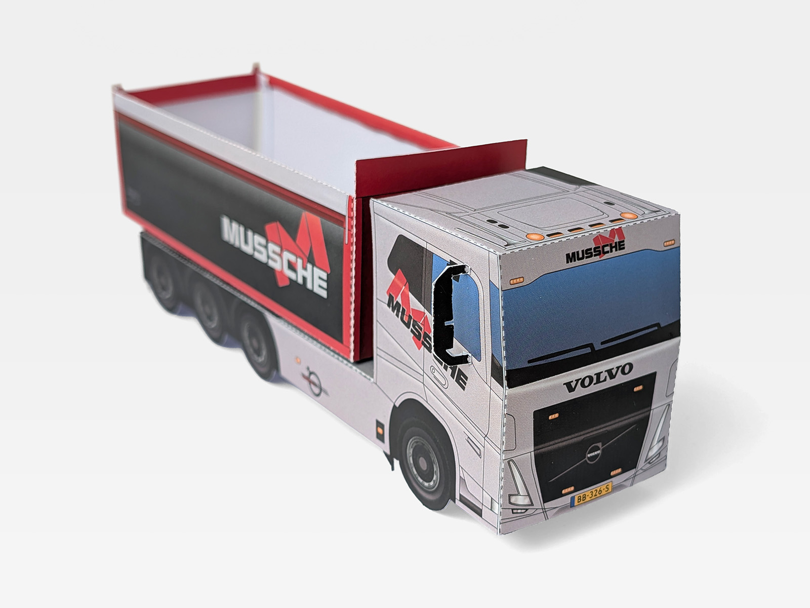 Papieren Volvo truck met kipper van Mussche