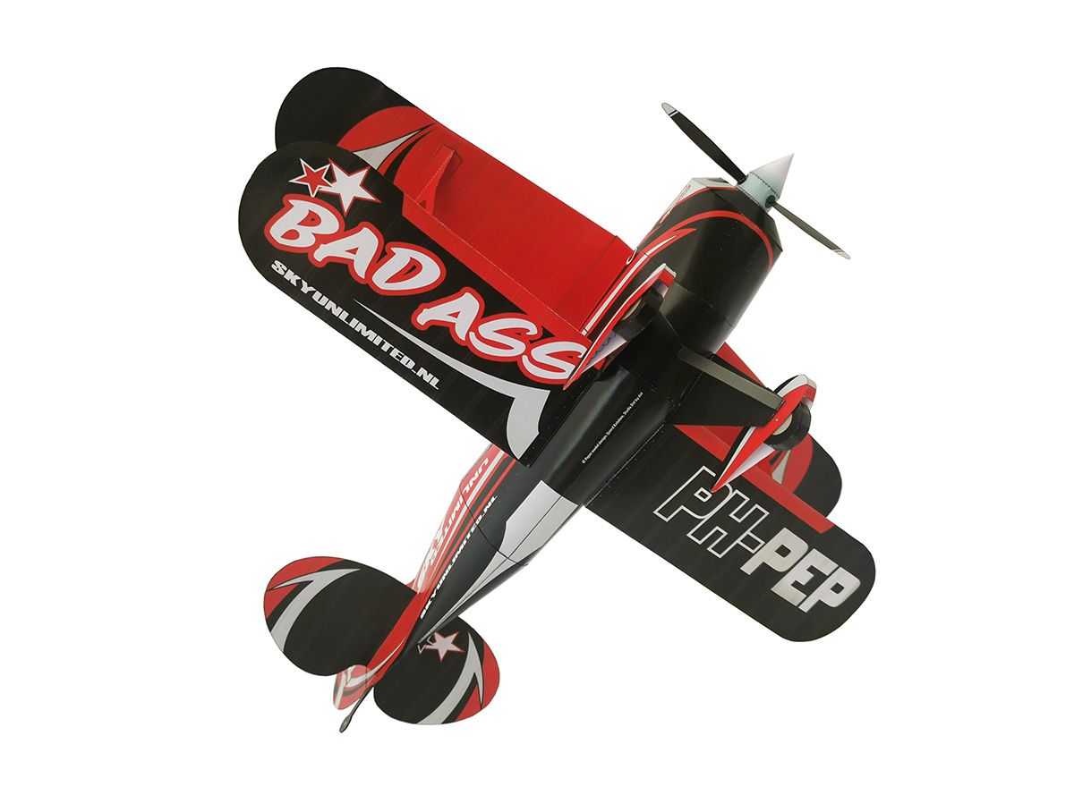 Papieren schaalmodel Pitts S2B met draaiende propeller