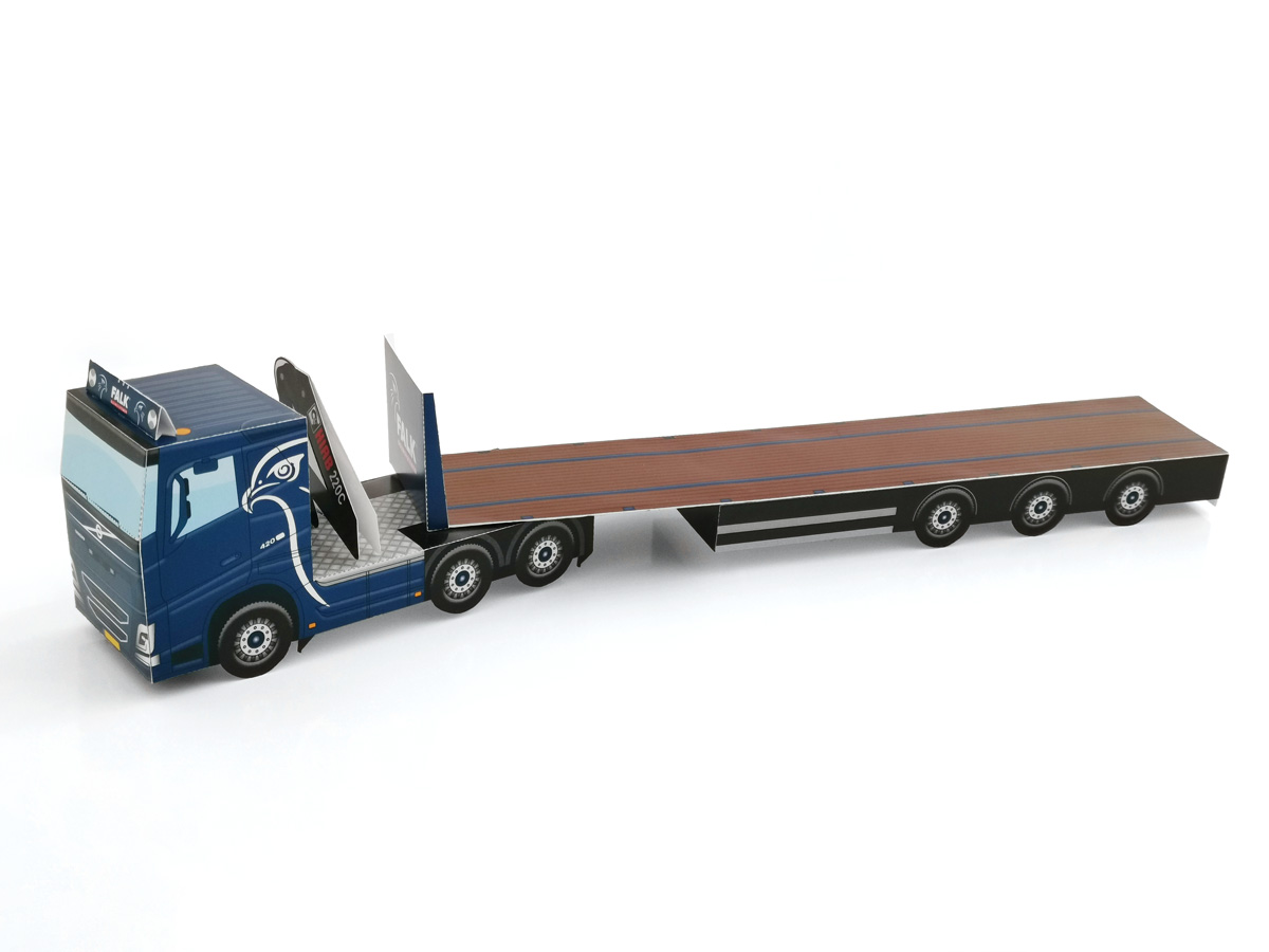 Afgewerkt papieren model Volvo truck