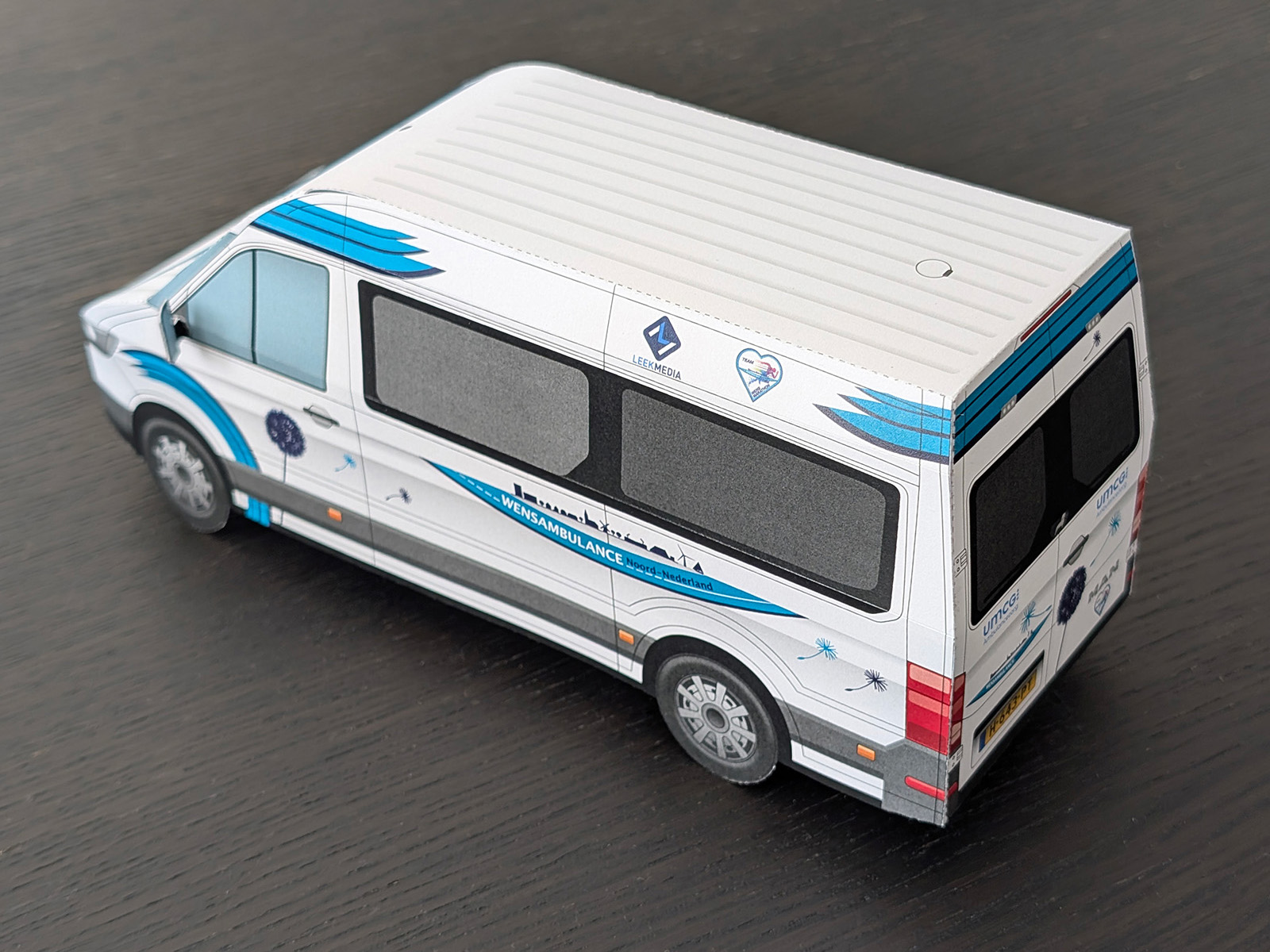 Paper scale model of the MAN TGE Wish Ambulance